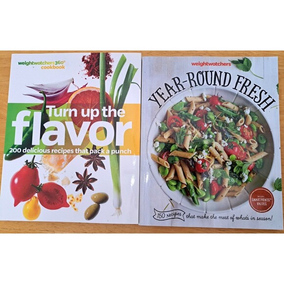2 Weight Watchers Cookbooks Year-Round Fresh and Turn Up the Flavor 350 Recipes - Picture 1 of 6